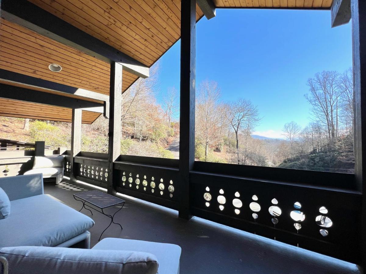 Outland Chalet & Suites Great Smoky Mountains Whittier Pokoj fotografie